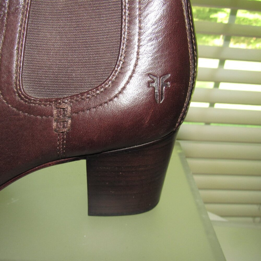 FRYE Chelsea Leather Block‑Heel Brown Ankle Booties · 8.5 * Boho Minimalist Chic - Picture 9 of 9